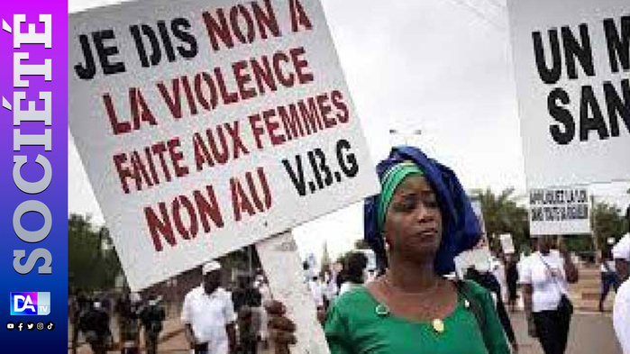 Au Sénégal, la cyberviolence frappe femmes et enfants ( Paul Sedar Ndiaye) Au Sénégal, la cyberviolence frappe femmes et enfants ( Paul Sedar Ndiaye)