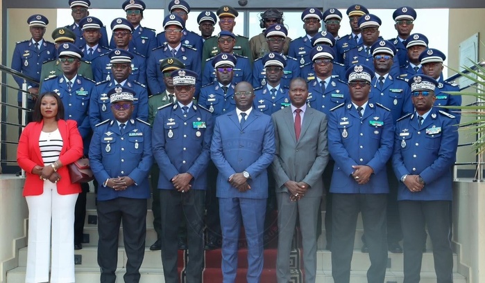 Gendarmerie nationale : le ministre des Forces armées Yankoba Diémé en visite au Haut-commandement Gendarmerie nationale : le ministre des Forces armées Yankoba Diémé en visite au Haut-commandement