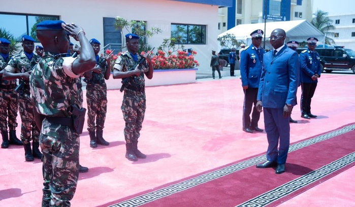 Gendarmerie nationale : le ministre des Forces armées Yankoba Diémé en visite au Haut-commandement Gendarmerie nationale : le ministre des Forces armées Yankoba Diémé en visite au Haut-commandement