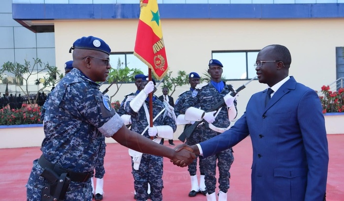 Gendarmerie nationale : le ministre des Forces armées Yankoba Diémé en visite au Haut-commandement Gendarmerie nationale : le ministre des Forces armées Yankoba Diémé en visite au Haut-commandement
