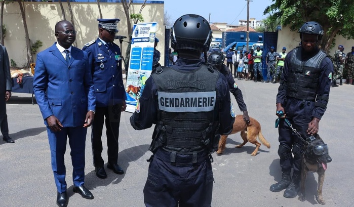 Gendarmerie nationale : le ministre des Forces armées Yankoba Diémé en visite au Haut-commandement Gendarmerie nationale : le ministre des Forces armées Yankoba Diémé en visite au Haut-commandement