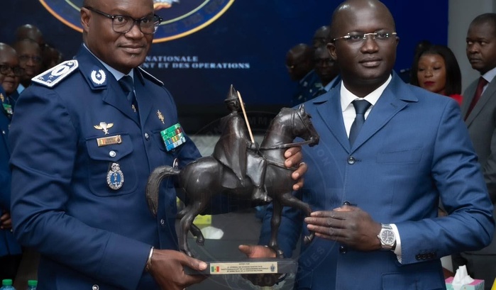 Gendarmerie nationale : le ministre des Forces armées Yankoba Diémé en visite au Haut-commandement