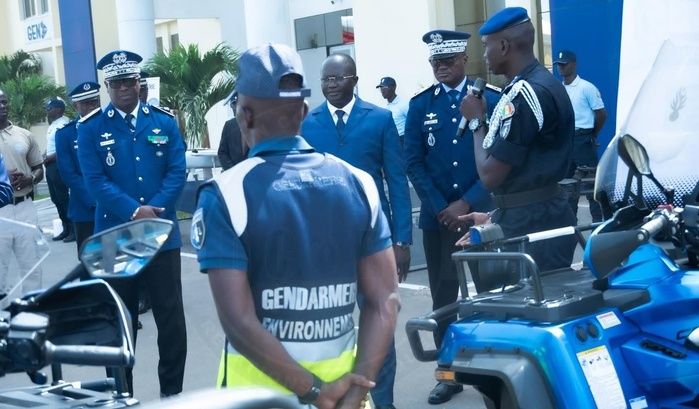Gendarmerie nationale : le ministre des Forces armées Yankoba Diémé en visite au Haut-commandement Gendarmerie nationale : le ministre des Forces armées Yankoba Diémé en visite au Haut-commandement