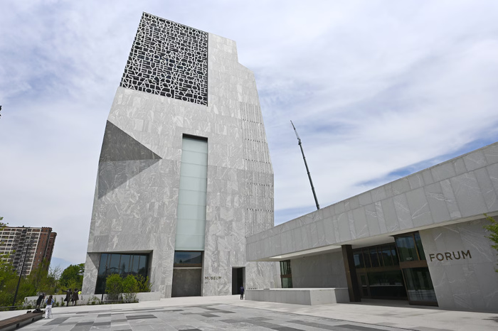 Obama inaugure son musée entouré de trois anciens présidents et de nombreuses personnalités