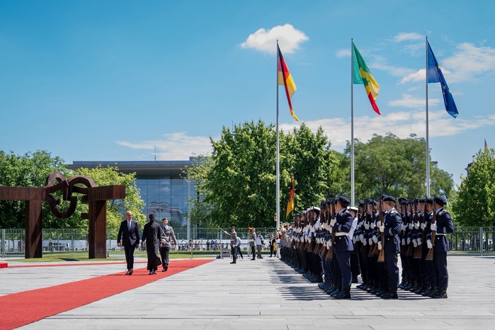 Visite de travail en Allemagne : Le PR Diomaye Faye et le chancelier Allemand Friedrich Merz scellent des accords et consolident le partenariat germano-sénégalais Visite de travail en Allemagne : Le PR Diomaye Faye et le chancelier Allemand Friedrich Merz scellent des accords et consolident le partenariat germano-sénégalais