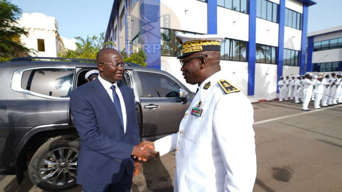 Forces armées : Yankhoba Diémé en visite à la Marine nationale et à l'Armée de l'air Forces armées : Yankhoba Diémé en visite à la Marine nationale et à l'Armée de l'air