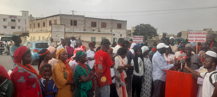 Thiès- rassemblement pour la reprise des travaux du canal de Nguinth: les maires empêchés de prendre la parole, le pupitre emporté...