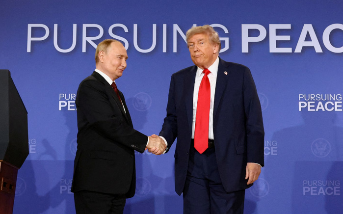 Poutine et Trump ont discuté de la guerre en Ukraine par téléphone