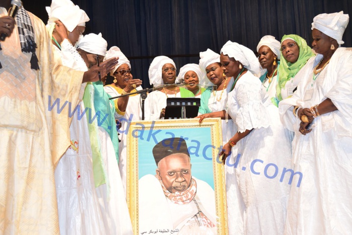 Les images du lancement de l'Association des Femmes Deuggu Ak Liguèye (AFDAL) et la conférence religieuse de Mme Anta Sarr Diacko au Grand Théâtre