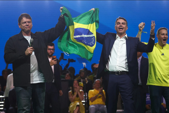 Le fils de Jair Bolsonaro officiellement candidat à la présidentielle brésilienne