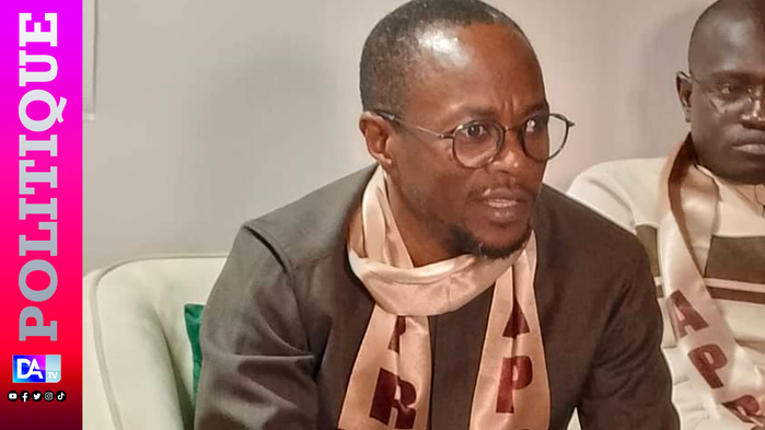 Conférence publique de l'APR à Thiès : « Au moment où les Sénégalais ont besoin de leurs dirigeants, l'un est en train de vendre des cartes et l'autre est en train de travailler à créer un parti politique » (Abdou Mbow). Conférence publique de l'APR à Thiès : « Au moment où les Sénégalais ont besoin de leurs dirigeants, l'un est en train de vendre des cartes et l'autre est en train de travailler à créer un parti politique » (Abdou Mbow).
