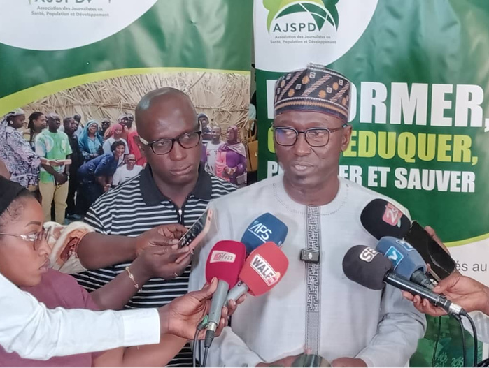 Mercredis de l’AJSPD : Dr Mamadou Ndiaye de la FAO alerte sur les risques bactériens des aliments de rue Mercredis de l’AJSPD : Dr Mamadou Ndiaye de la FAO alerte sur les risques bactériens des aliments de rue