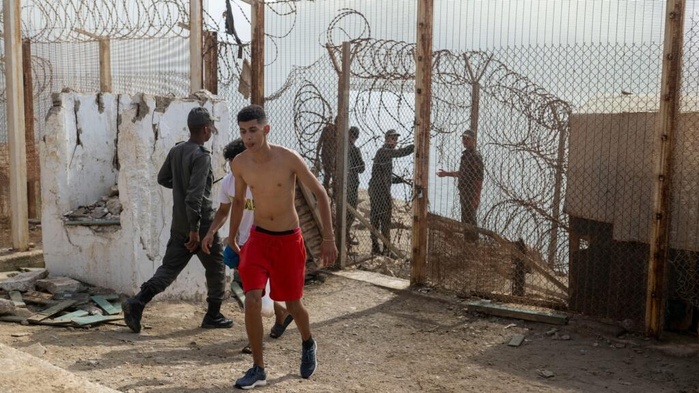 Ceuta: les migrants quittent l'enclave et racontent le déchaînement de violence des derniers jours Ceuta: les migrants quittent l'enclave et racontent le déchaînement de violence des derniers jours