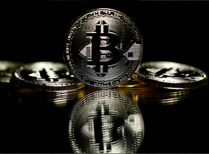 Des hackers utilisent une faille de l’IA pour dérober 130 millions de dollars en bitcoins