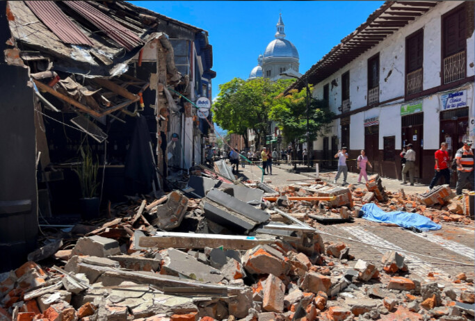 Séisme de magnitude 7,4 en Colombie, une vingtaine de bâtiments effondrés à Cali