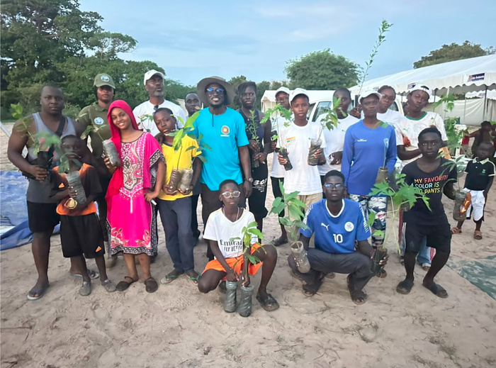 Environnement: 150 Plants d'arbres fruitiers distribué par l'association Nebadaye  à Palmarin pour participer à la campagne de reboisement 2026