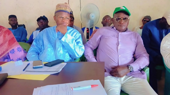 Politique: Le Mouvement "Doolel Taxawu Askan Wi" du maire Alexandre Ngom rejoint le Parti Kiiraay- Les Patriotes Républicains Politique: Le Mouvement "Doolel Taxawu Askan Wi" du maire Alexandre Ngom rejoint le Parti Kiiraay- Les Patriotes Républicains
