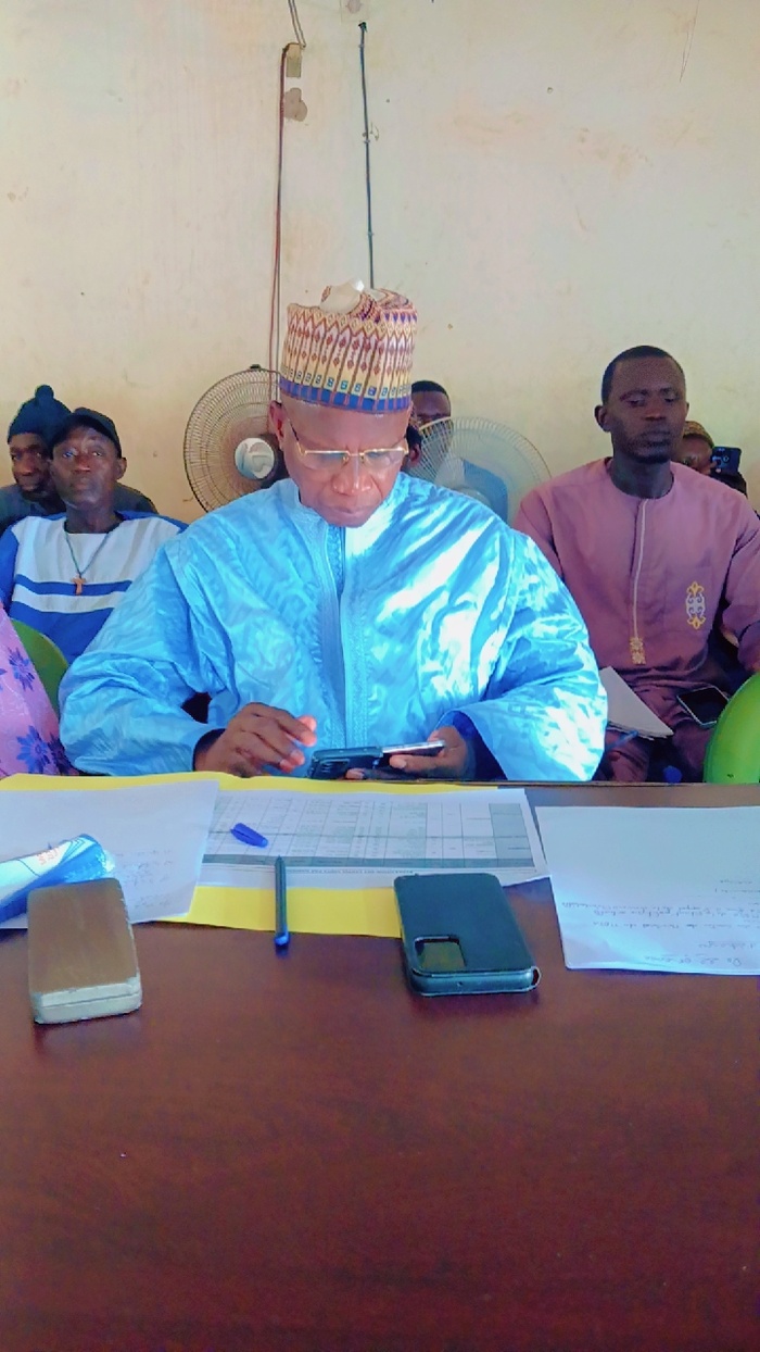 Politique: Le Mouvement "Doolel Taxawu Askan Wi" du maire Alexandre Ngom rejoint le Parti Kiiraay- Les Patriotes Républicains Politique: Le Mouvement "Doolel Taxawu Askan Wi" du maire Alexandre Ngom rejoint le Parti Kiiraay- Les Patriotes Républicains