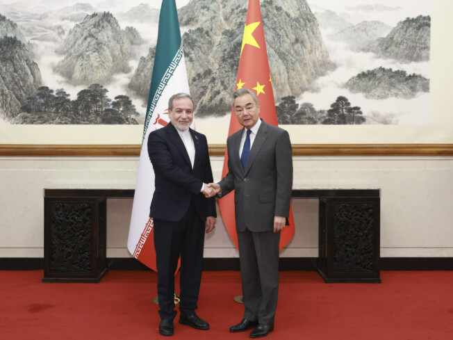 Moyen-Orient : la Chine prête à défendre les "intérêts légitimes" de l'Iran (ministre)
