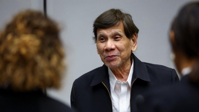 L'ex-président philippin Rodrigo Duterte comparaît pour la première fois en personne devant la CPI