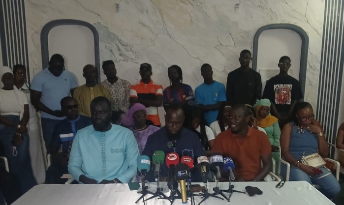 Thiès-Nord / Mamadou Loum quitte le mouvement "Masla" de Massamba Diop : "Des hommes et des femmes ont également décidé de me suivre dans cette nouvelle aventure." Thiès-Nord / Mamadou Loum quitte le mouvement "Masla" de Massamba Diop : "Des hommes et des femmes ont également décidé de me suivre dans cette nouvelle aventure."