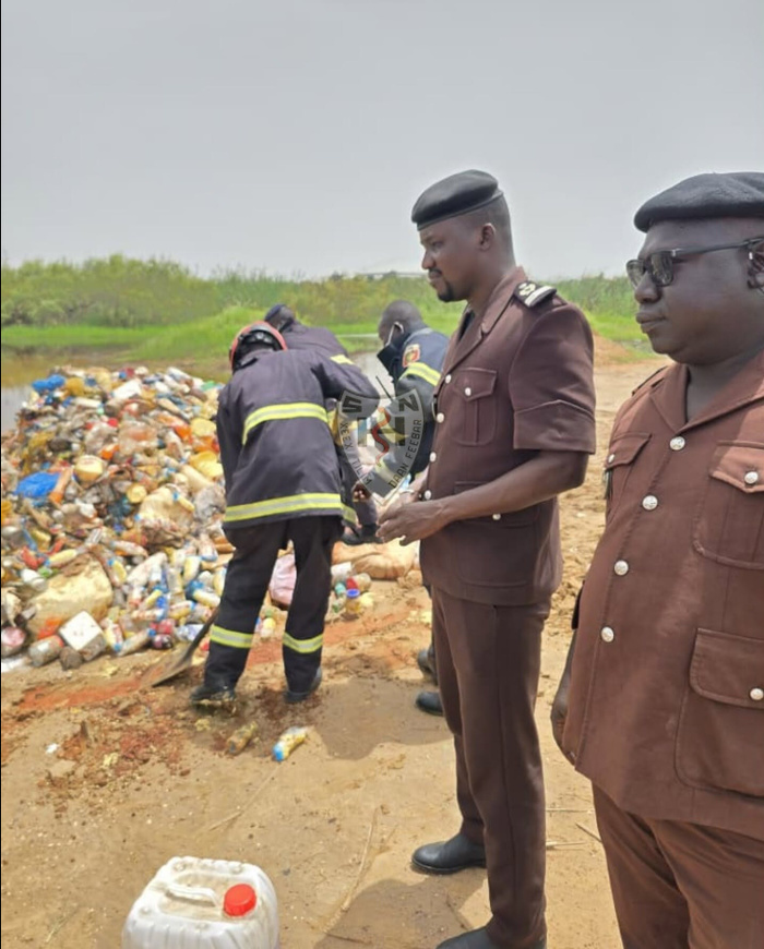 Guédiawaye : 15 tonnes de produits périmés d’une valeur de 22 millions de FCFA détruites