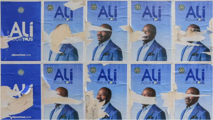 Gabon: l'ancien président Ali Bongo se défend publiquement dans l'affaire des biens mal acquis Gabon: l'ancien président Ali Bongo se défend publiquement dans l'affaire des biens mal acquis