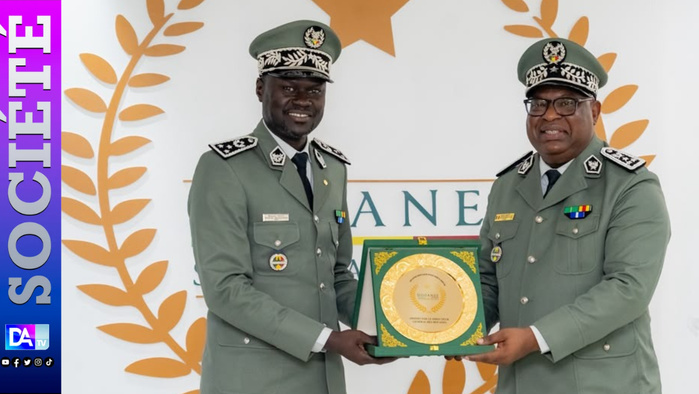 Direction Générale des Douanes : Babacar Mbaye passe le témoin à Malick Mbaye lors d'une cérémonie de passation de service
