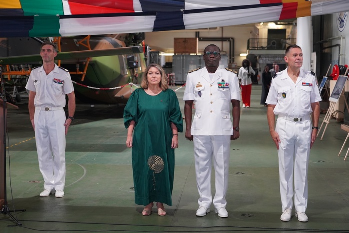 Coopération militaire : le porte-hélicoptères amphibie français « Mistral » a accosté  à Dakar  ce 2 octobre