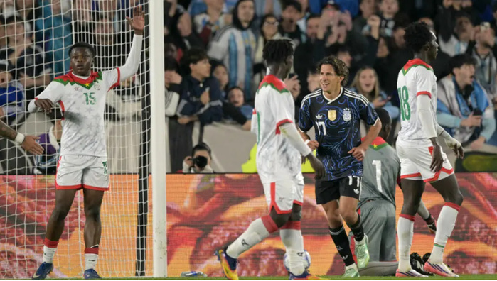 Football: l'Argentine écrase 7-0 un Burkina Faso dépeuplé de ses joueurs