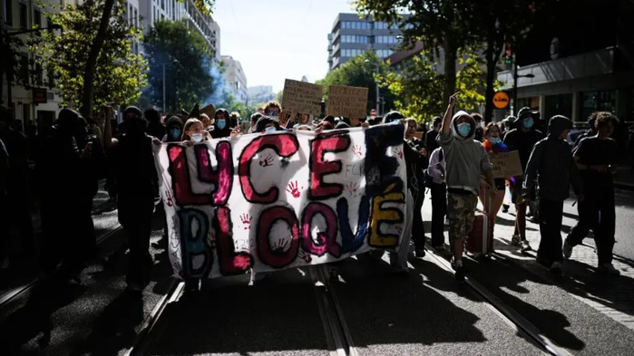 Blocage des lycées en France: le gouvernement souhaite une reprise des cours où la sécurité le permet Blocage des lycées en France: le gouvernement souhaite une reprise des cours où la sécurité le permet