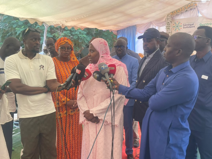 Rentrée scolaire : 2 000 kits offerts aux élèves de l’IEF des Almadies Rentrée scolaire : 2 000 kits offerts aux élèves de l’IEF des Almadies
