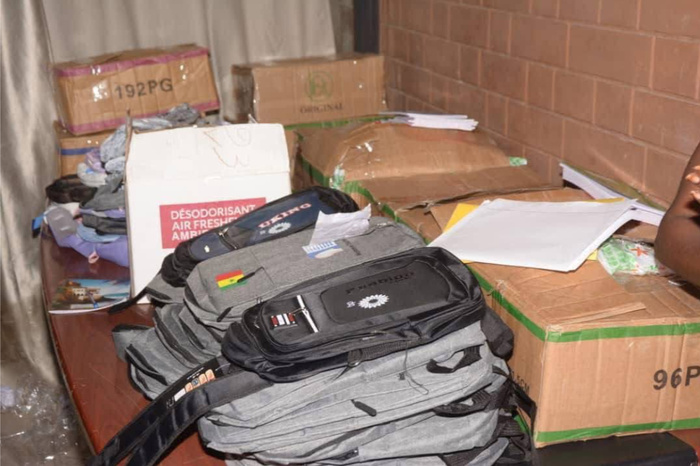 Saint-Louis : Plus de 300 élèves reçoivent des kits scolaires grâce à l'association JERS Saint-Louis : Plus de 300 élèves reçoivent des kits scolaires grâce à l'association JERS