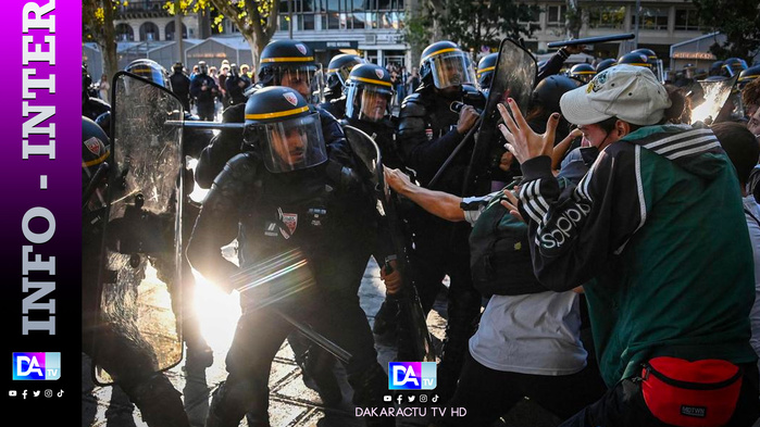 Violences: 2.397 interpellations, 997 policiers et gendarmes blessés dont 7 graves, selon l'Intérieur Violences: 2.397 interpellations, 997 policiers et gendarmes blessés dont 7 graves, selon l'Intérieur