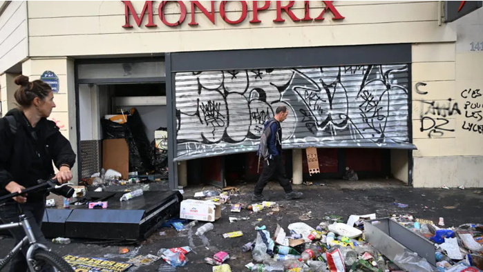 Manifestations en France: «au moins 3000 commerces» vandalisés, le gouvernement annonce des aides