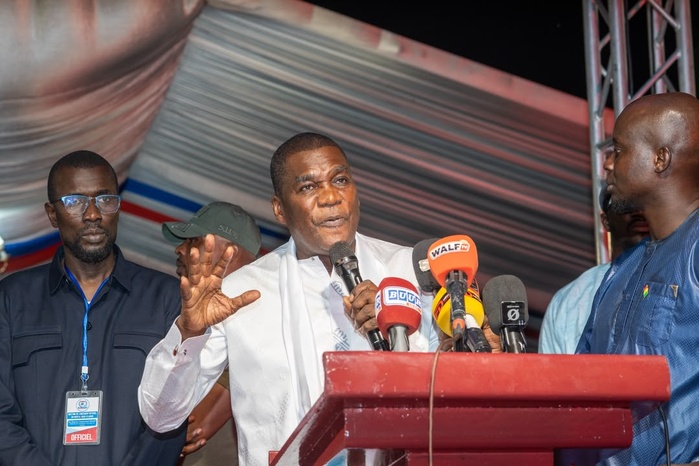 LOUGA – Kiiraay bat le rappel des troupes dans la capitale du Ndiambour et déclare avoir bouleversé la hiérarchie LOUGA – Kiiraay bat le rappel des troupes dans la capitale du Ndiambour et déclare avoir bouleversé la hiérarchie