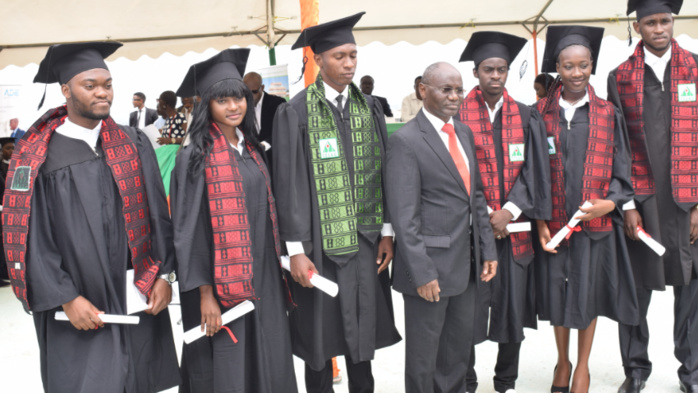 Cérémonie de remise de diplôme du CESAG 2016 : Près de 400 nouveaux diplômés prêts à l’emploi Cérémonie de remise de diplôme du CESAG 2016 : Près de 400 nouveaux diplômés prêts à l’emploi