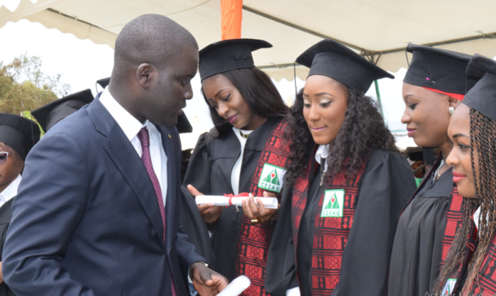 Cérémonie de remise de diplôme du CESAG 2016 : Près de 400 nouveaux diplômés prêts à l’emploi Cérémonie de remise de diplôme du CESAG 2016 : Près de 400 nouveaux diplômés prêts à l’emploi