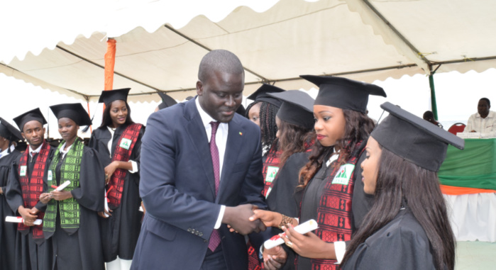 Cérémonie de remise de diplôme du CESAG 2016 : Près de 400 nouveaux diplômés prêts à l’emploi Cérémonie de remise de diplôme du CESAG 2016 : Près de 400 nouveaux diplômés prêts à l’emploi