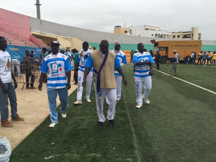 Les premières images  de Baye Mandione au stade