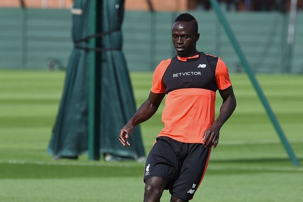 Liverpool : Sadio Mané transporté à l'hôpital après une blessure à l'épaule