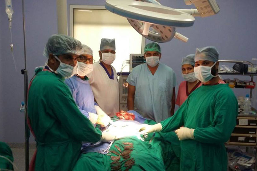INDE : Des chirurgiens retirent 40 couteaux de l’estomac d’un homme