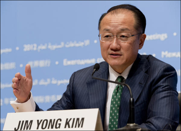 L'américain Jim Yong Kim unanimement reconduit pour 5 ans à la tête de la Banque mondiale