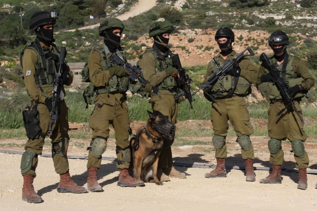 Un journal suédois accuse l'armée israélienne de trafic d'organes de Palestiniens En savoir plus sur http://www.lemonde.fr/proche-orient/article/2009/08/24/un-journal-suedois-accuse-l-armee-israelienne-de-trafic-d-organes-de-palestiniens_1231333_321
