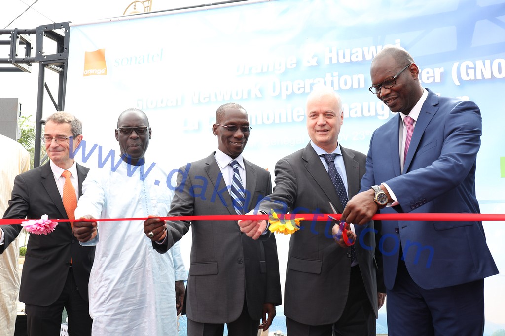 Les images de la cérémonie d'inauguration du Global Network Operation Center ( GNOC )