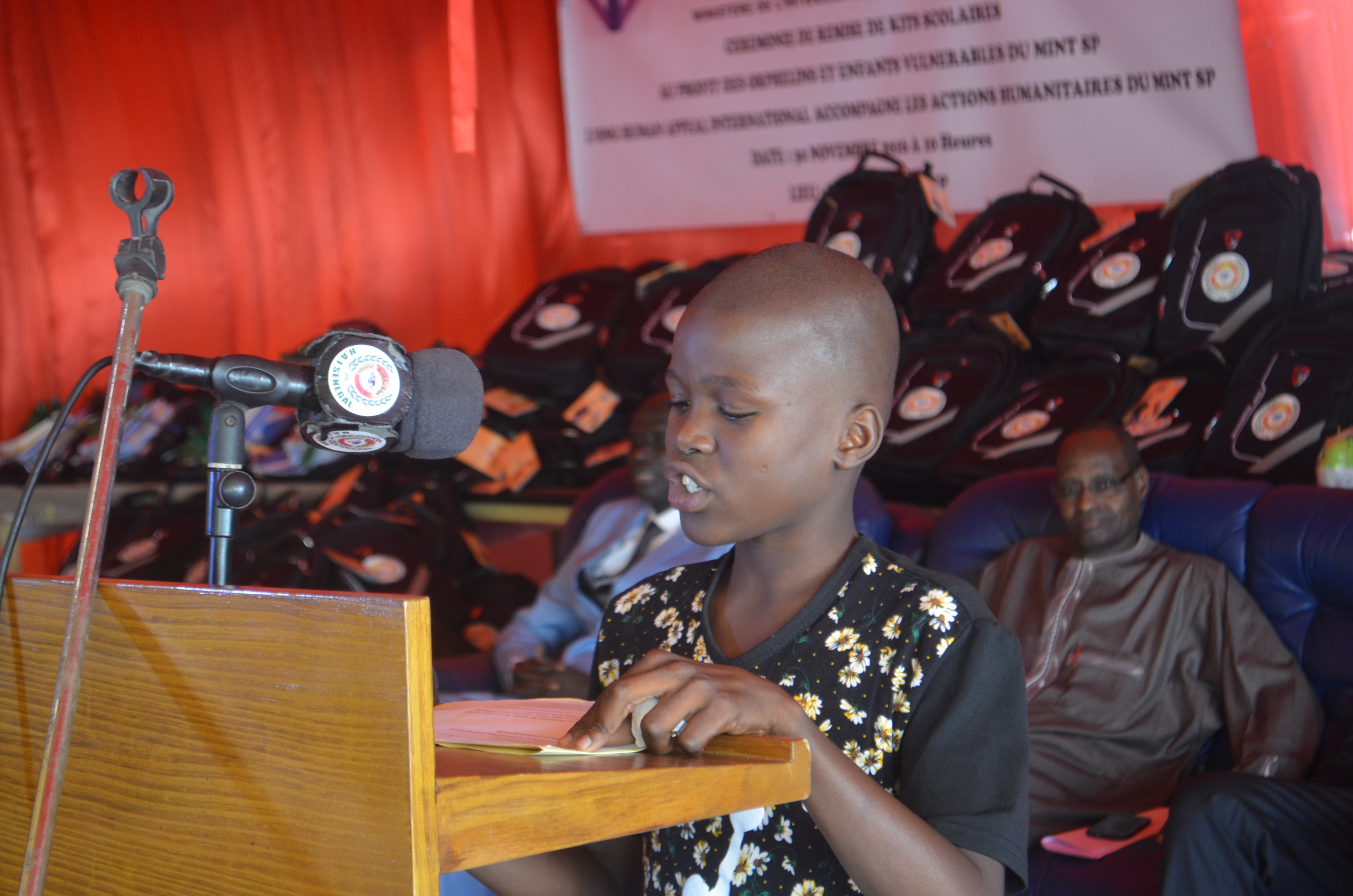 Cérémonie de remise de kits scolaires aux enfants orphelins du ministère de l’intérieur et de la sécurité publique