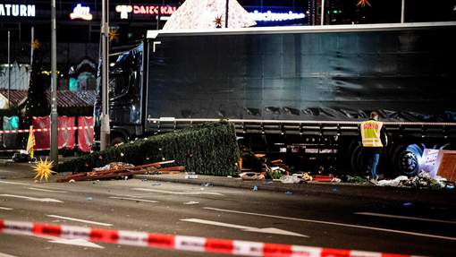 L'Etat islamique revendique l'attentat de Berlin, l'auteur toujours en fuite