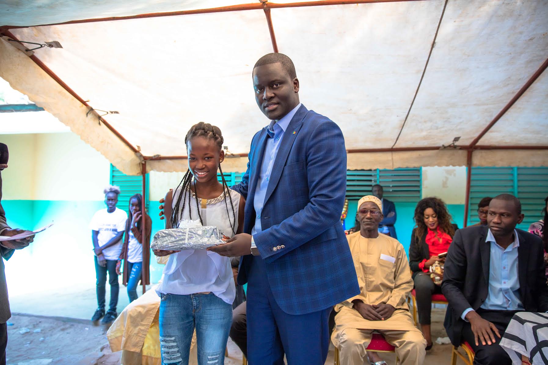 Cheikh Bakhoum prime les meilleurs élèves de Grand-Yoff