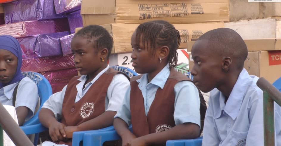 Arbre de Noël : Keur Massar accueille pour la première fois le père Noël.