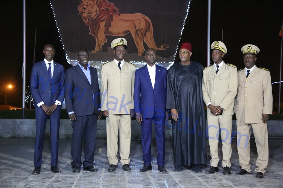 Visite du PM aux nouvelles installations de l’Obélisque : 10 autres places seront érigées dans la Région de Dakar ( IMAGES )